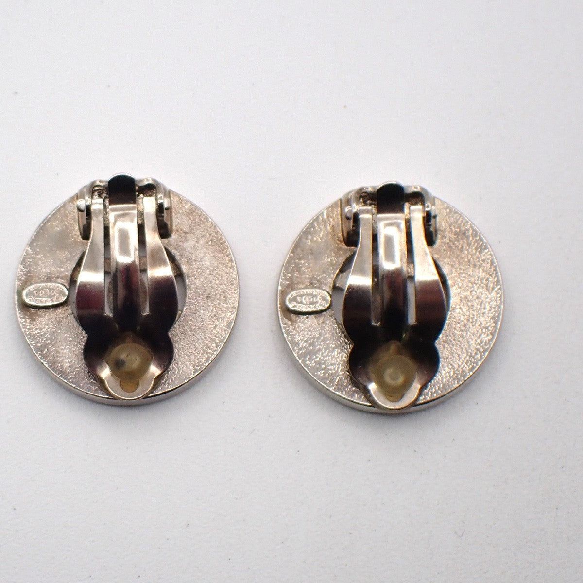 Chanel CC Cutout Round Clip-On Earrings Metal, SILVER, METAL, Earrings