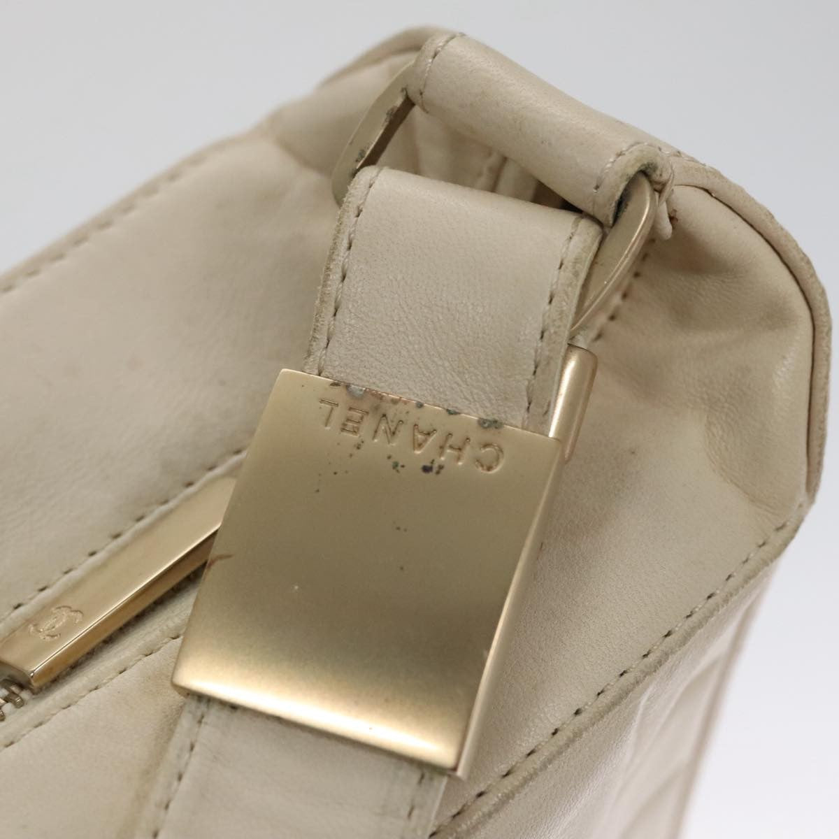 Chanel Chocolate Bar CC Shoulder Bag Quilted Leather, WHITE, LEATHER, Shoulder bag