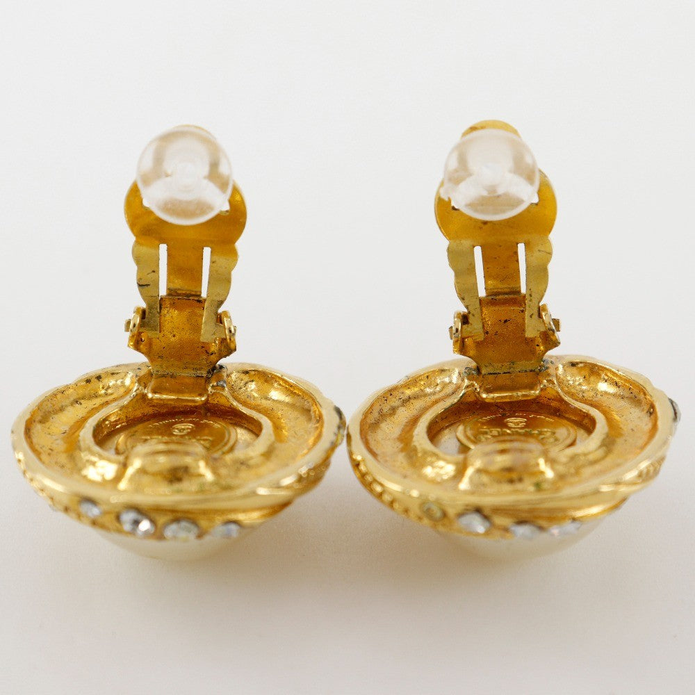 Chanel Vintage Round Clip-On Earrings Metal with Faux Pearl, GOLD, GOLD_PLATED, Earrings