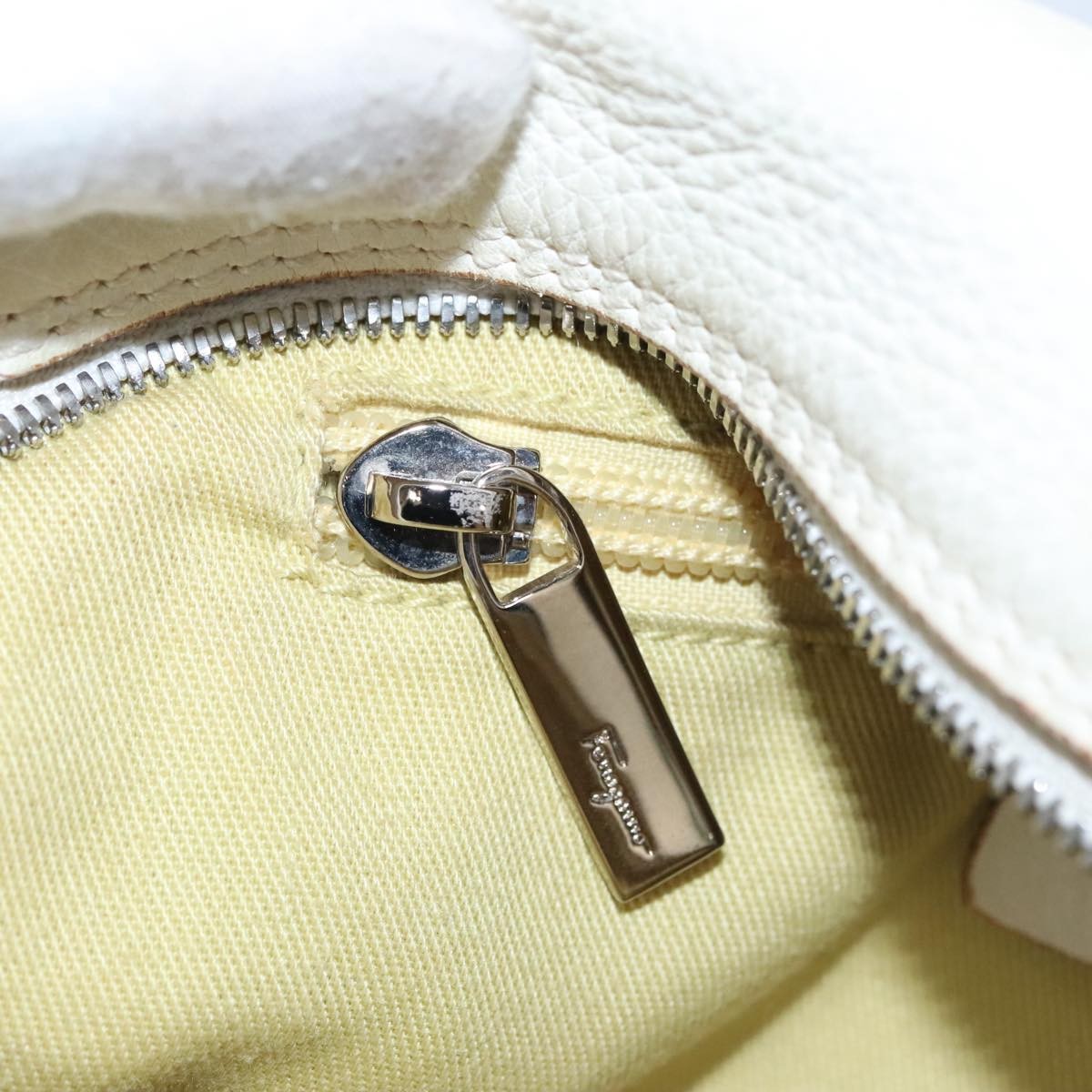 Salvatore Ferragamo Gancini handbag Leather, WHITE, LEATHER, Handbag