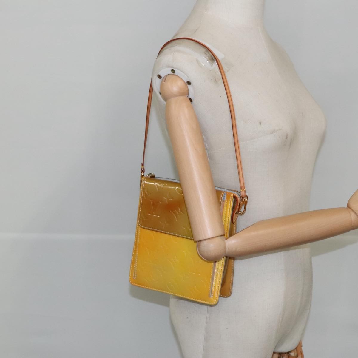 Louis Vuitton Pochette Mott Patent leather, YELLOW, PATENT_LEATHER, Clutche & pouche