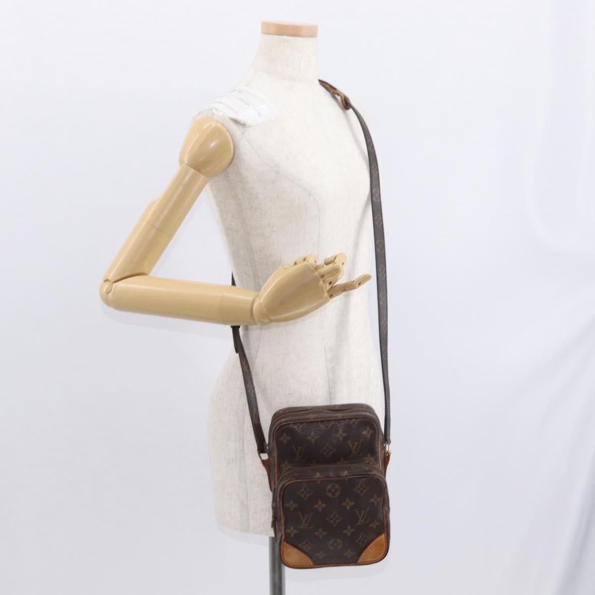 Louis Vuitton Amazone Bag Monogram Canvas, BROWN, CANVAS, Clutche & pouche