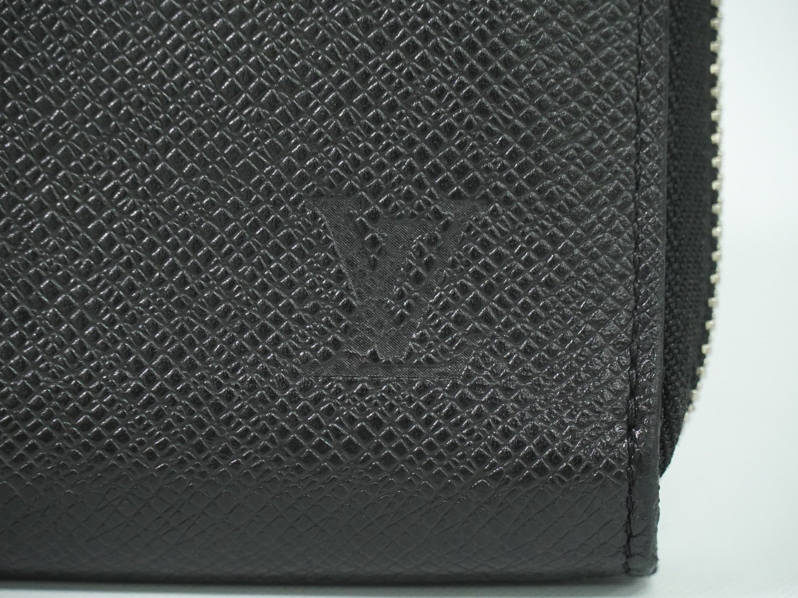 Louis Vuitton Zippy Organizer Taiga Leather, BLACK, LEATHER, Wallets