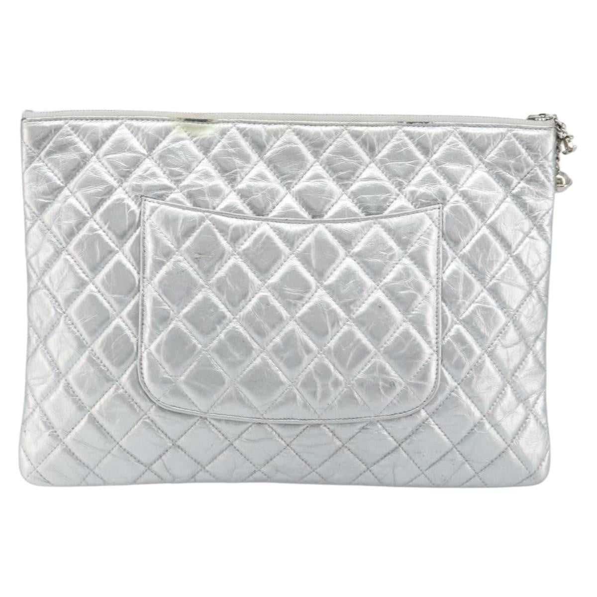 Chanel O Case Clutch Quilted Crumpled Calfskin, SILVER, LEATHER, Clutche & pouche