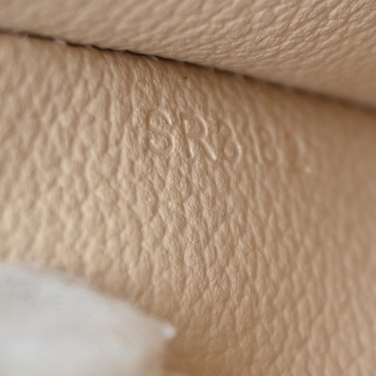 Louis Vuitton Cosmetic Pouch Damier, WHITE, CANVAS, Clutche & pouche