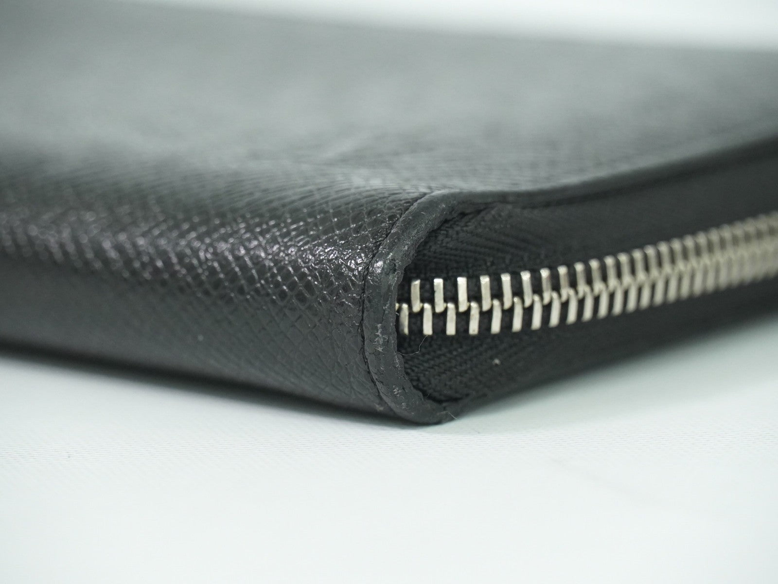 Louis Vuitton Zippy Organizer Taiga Leather, BLACK, LEATHER, Wallets