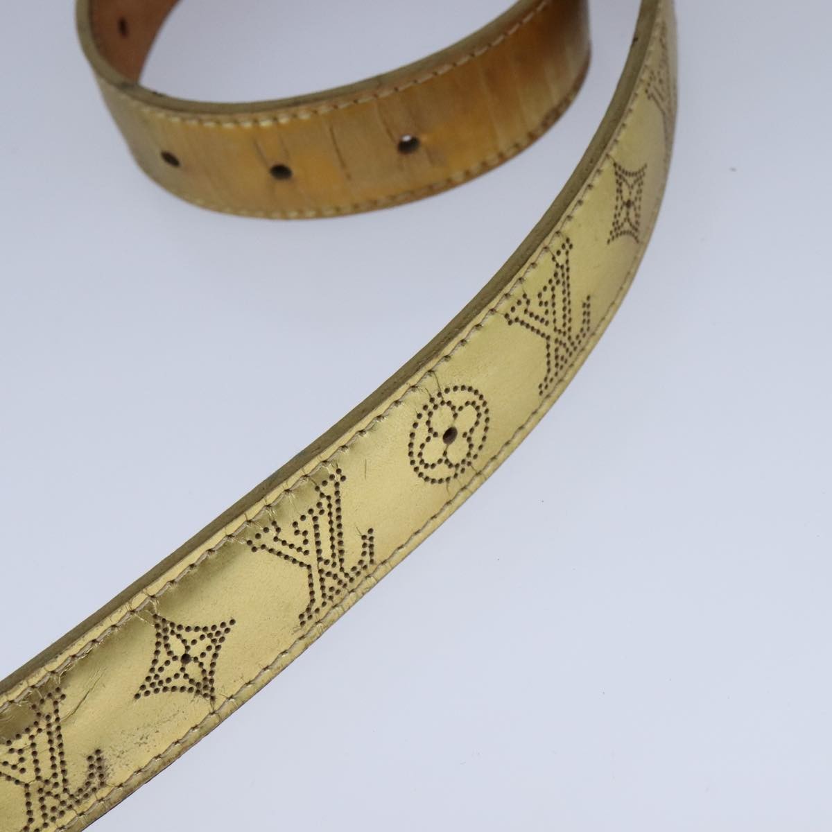 Louis Vuitton Buckle Belt Mahina Leather, GOLD, LEATHER, Belts