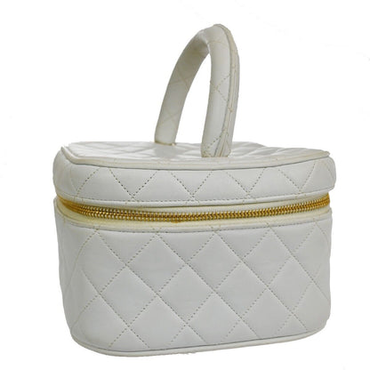 Chanel Classic Vanity Case Quilted Caviar, WHITE, LEATHER, Toiletry Case
