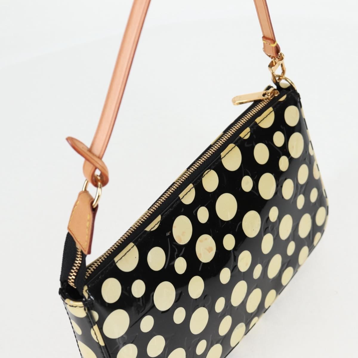 Louis Vuitton Pochette Accessoires Yayoi Kusama Painted Dots Monogram vernis, BLACK, PATENT_LEATHER, Clutche & pouche