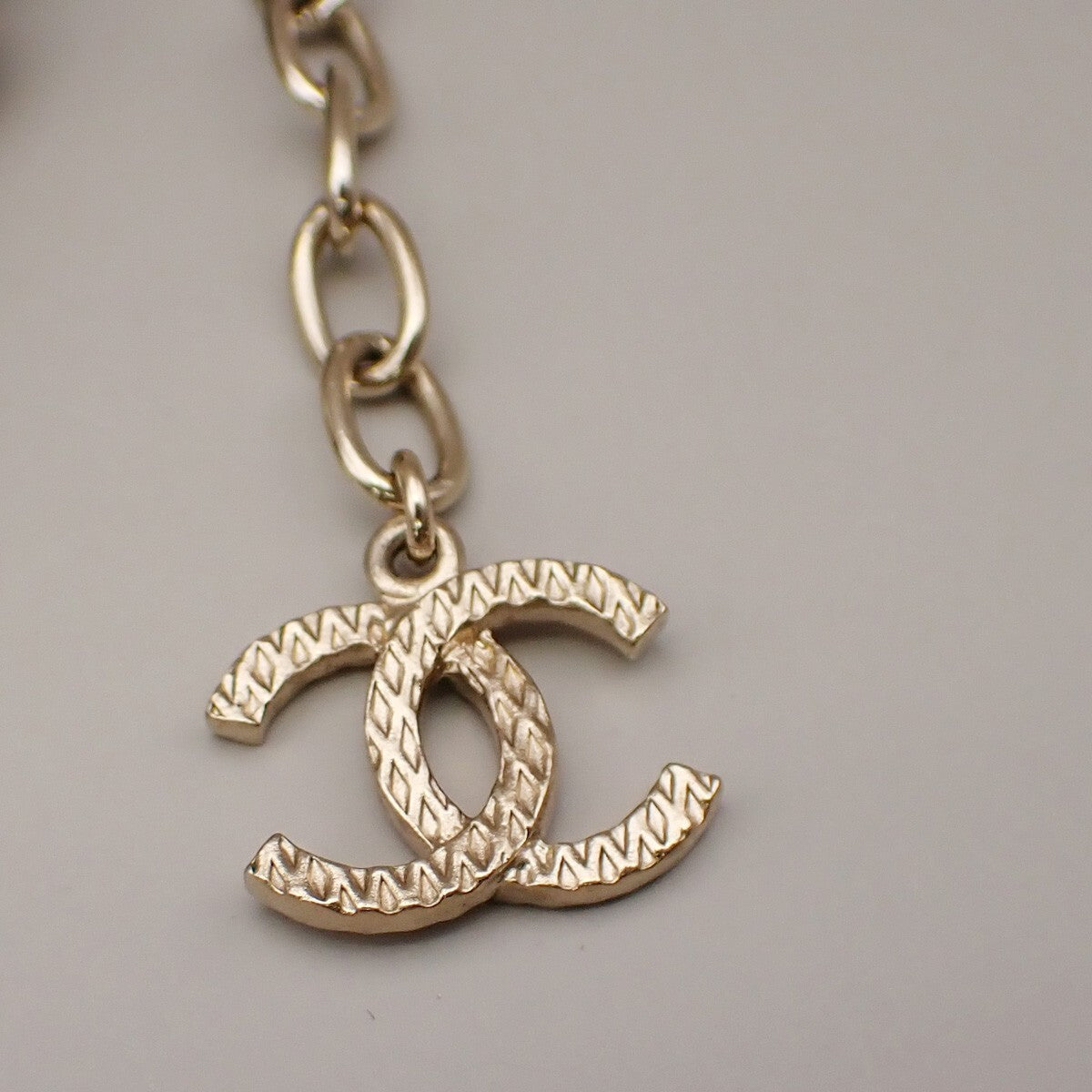 Chanel CC Logo Chain Pendant Necklace Imitation Pearl Imitation pearl with Gold-Plated and Beads, GOLD, GOLD_PLATED, Necklace