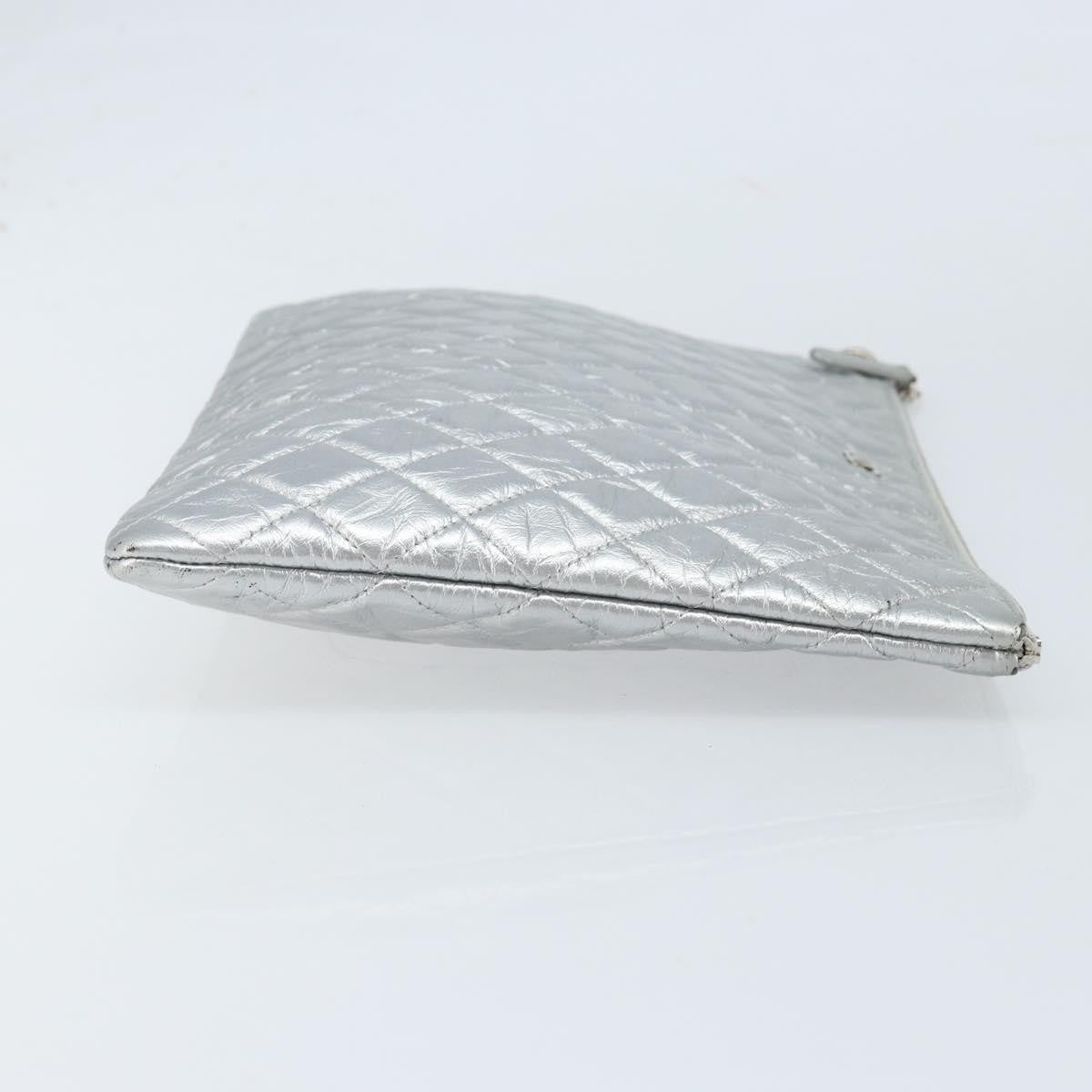 Chanel O Case Clutch Quilted Crumpled Calfskin, SILVER, LEATHER, Clutche & pouche