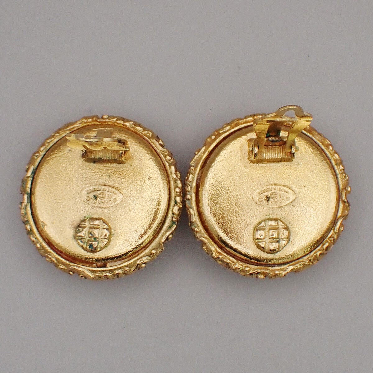 Chanel Vintage CC Logo Round Clip-on Earrings Metal with Crystals, GOLD, GOLD_PLATED,PEARL, Earrings