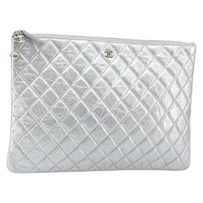 Chanel O Case Clutch Quilted Crumpled Calfskin, SILVER, LEATHER, Clutche & pouche