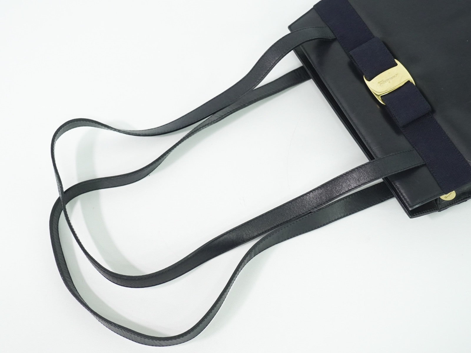 Salvatore Ferragamo Vara shoulder Bag Leather, BLACK, LEATHER, Shoulder bag