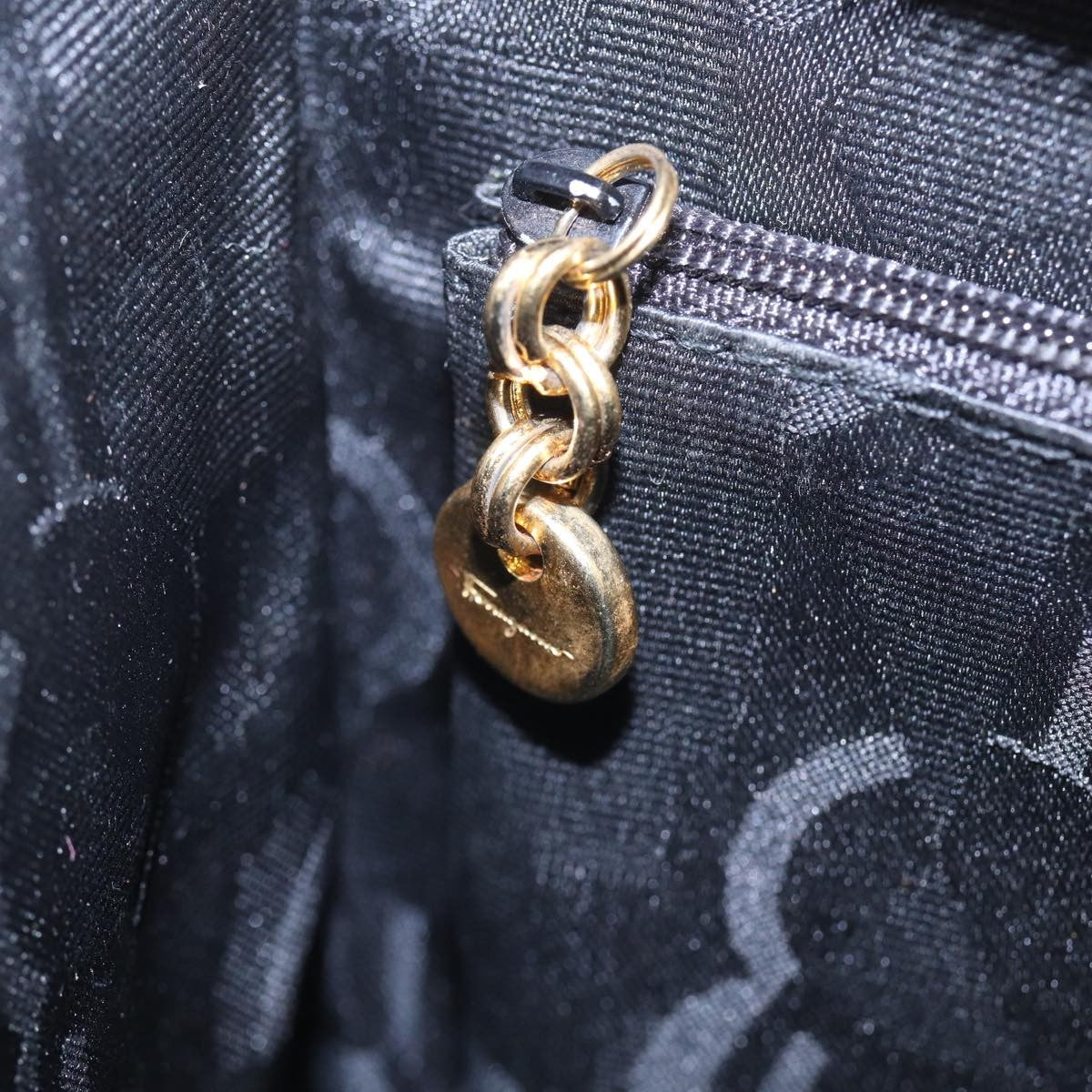 Salvatore Ferragamo Vala Shoulder Bag Patent Leather, BLACK, PATENT_LEATHER, Shoulder bag