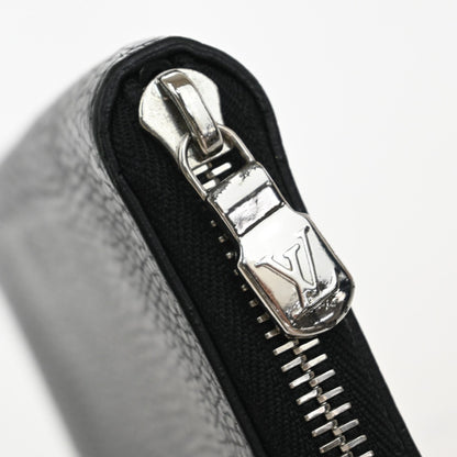 Louis Vuitton Zippy wallet vertical Taurillon Leather, BLACK, LEATHER, Wallets
