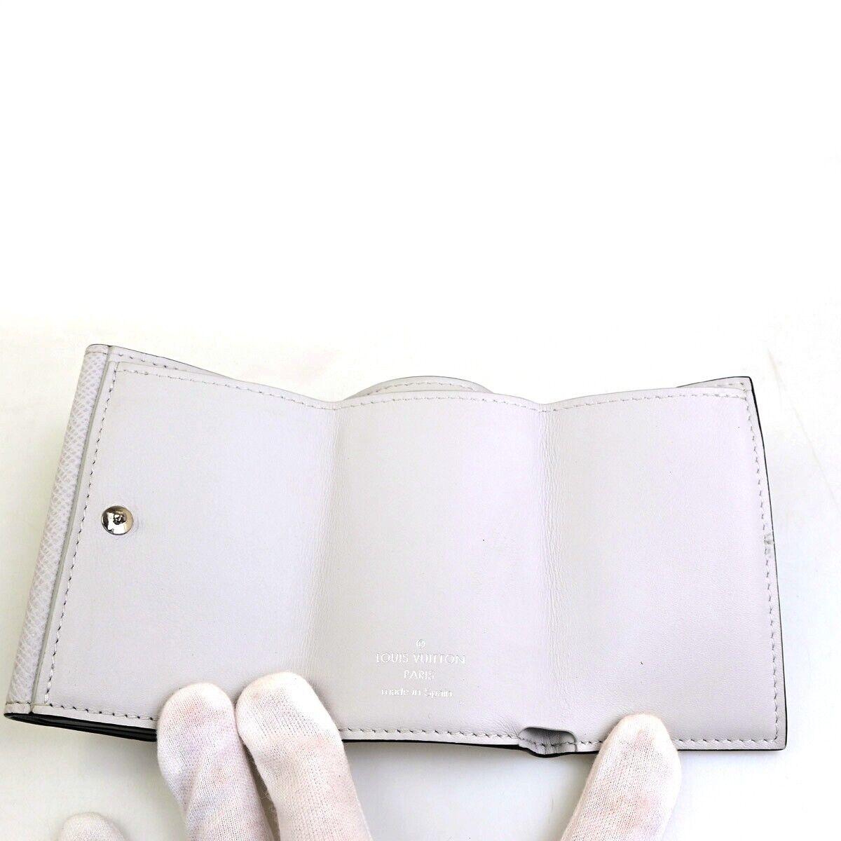 Louis Vuitton Discovery Wallet Monogram Taigarama, WHITE, LEATHER, Wallets