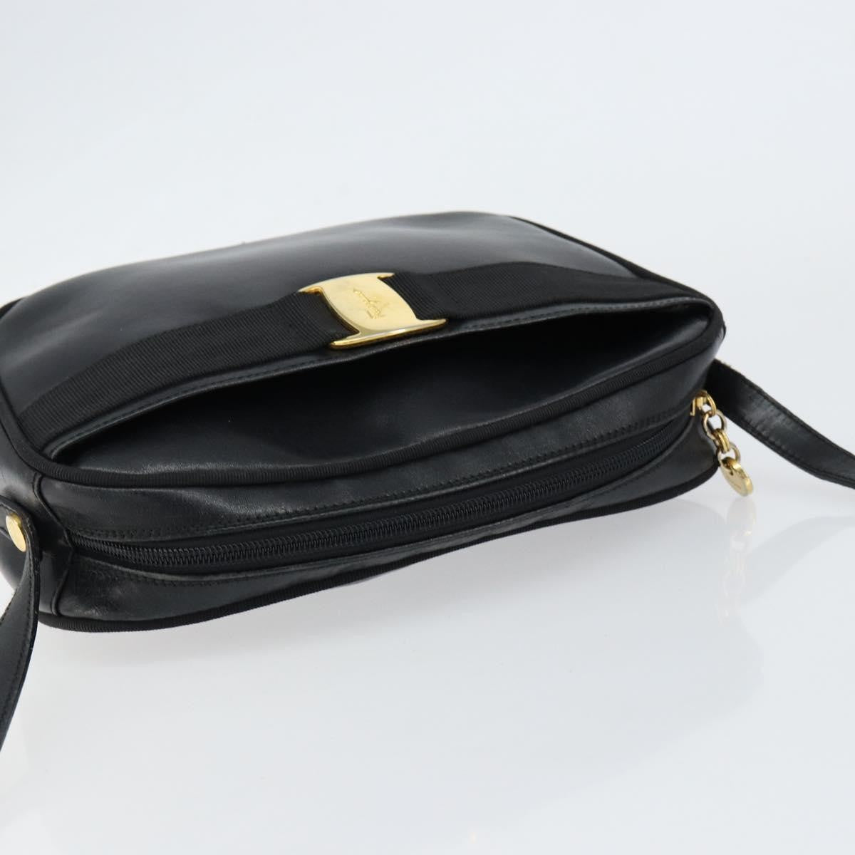 Salvatore Ferragamo Vala Shoulder Bag Leather, BLACK, LEATHER, Shoulder bag