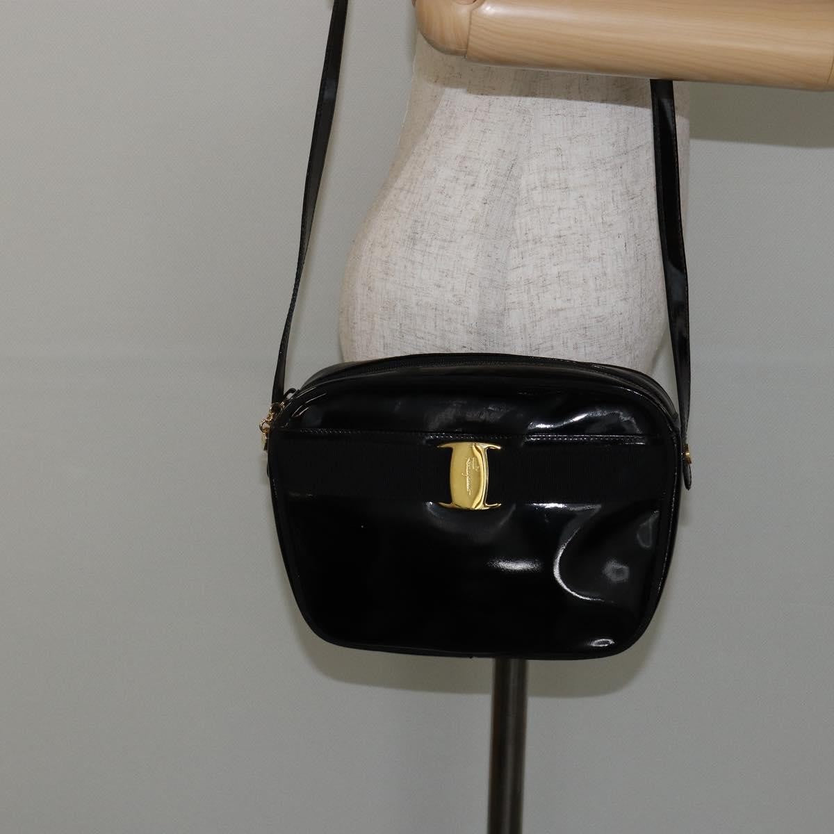 Salvatore Ferragamo Vala Shoulder Bag Patent Leather, BLACK, PATENT_LEATHER, Shoulder bag