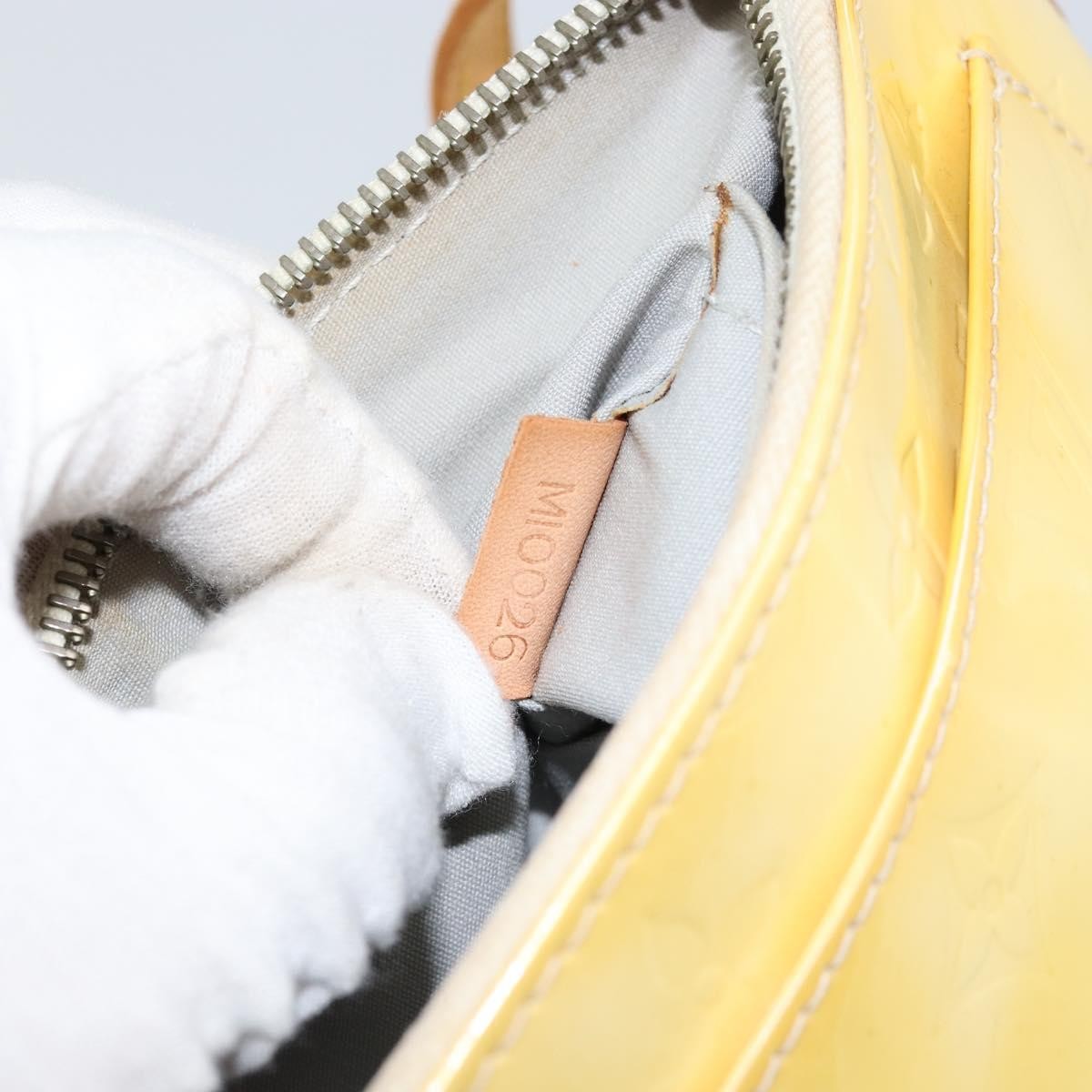 Louis Vuitton Minna Street Handbag Monogram Vernis, YELLOW, PATENT_LEATHER, Shoulder bag