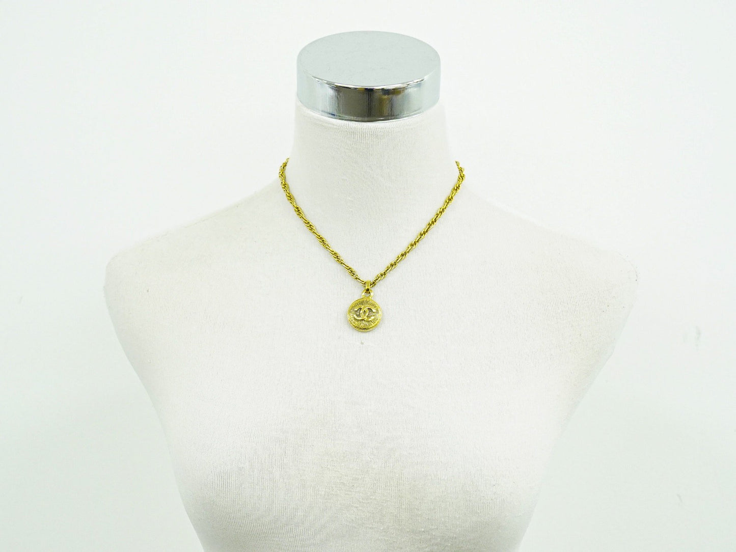 Chanel Vintage Medallion Necklace Metal, GOLD, GOLD_PLATED, Necklace