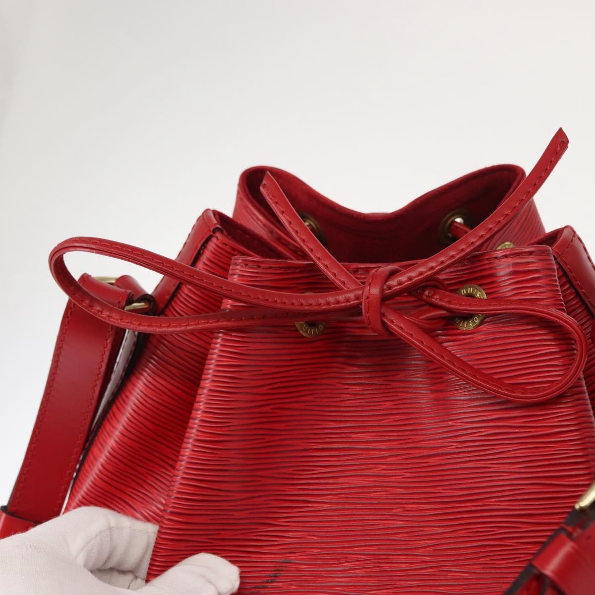 Louis Vuitton Noe Handbag Epi leather, RED, LEATHER, Shoulder bag