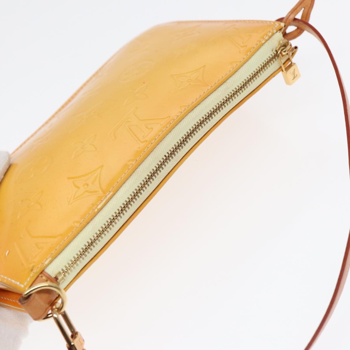 Louis Vuitton Lexington Pochette Monogram Vernis, YELLOW, PATENT_LEATHER, Clutche & pouche