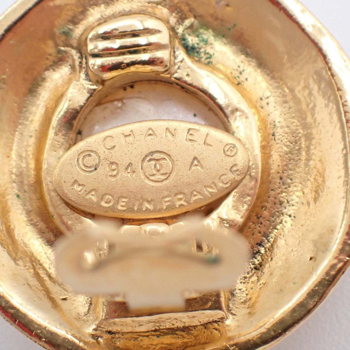 Chanel Vintage Round Clip-On Earrings Metal with Faux Pearl, GOLD, GOLD_PLATED, Earrings