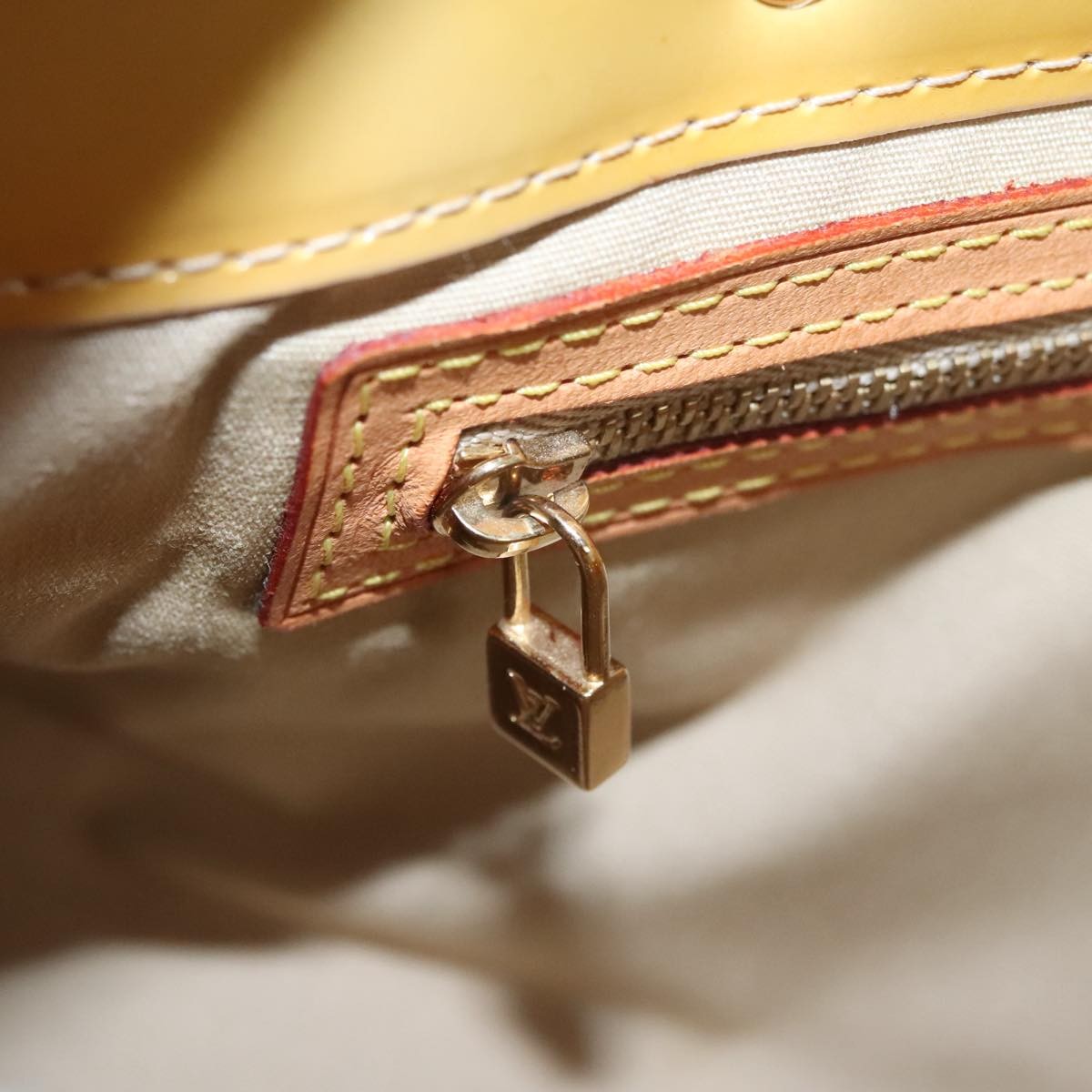 Louis Vuitton Reade Handbag Monogram Vernis, BEIGE, PATENT_LEATHER, Handbag