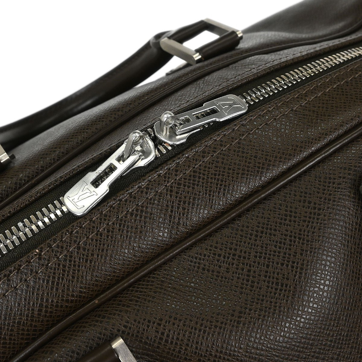 Louis Vuitton Kendall Handbag Taiga Leather, BROWN, LEATHER, Travel bag