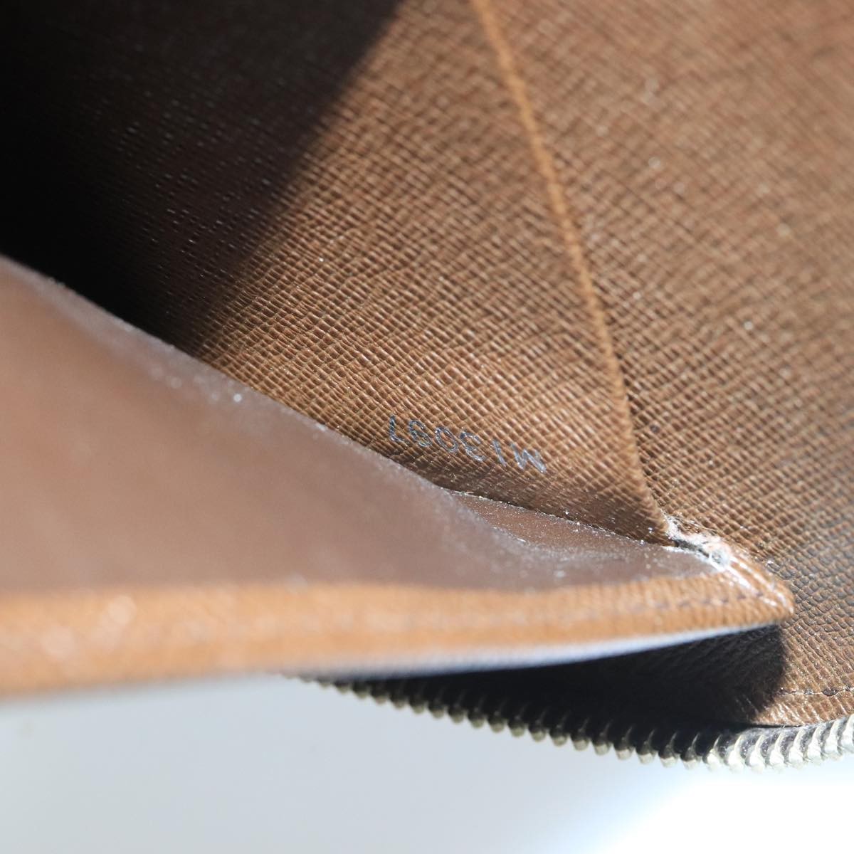 Louis Vuitton Atoll Organizer Wallet Taiga Leather, BROWN, LEATHER, Clutche & pouche