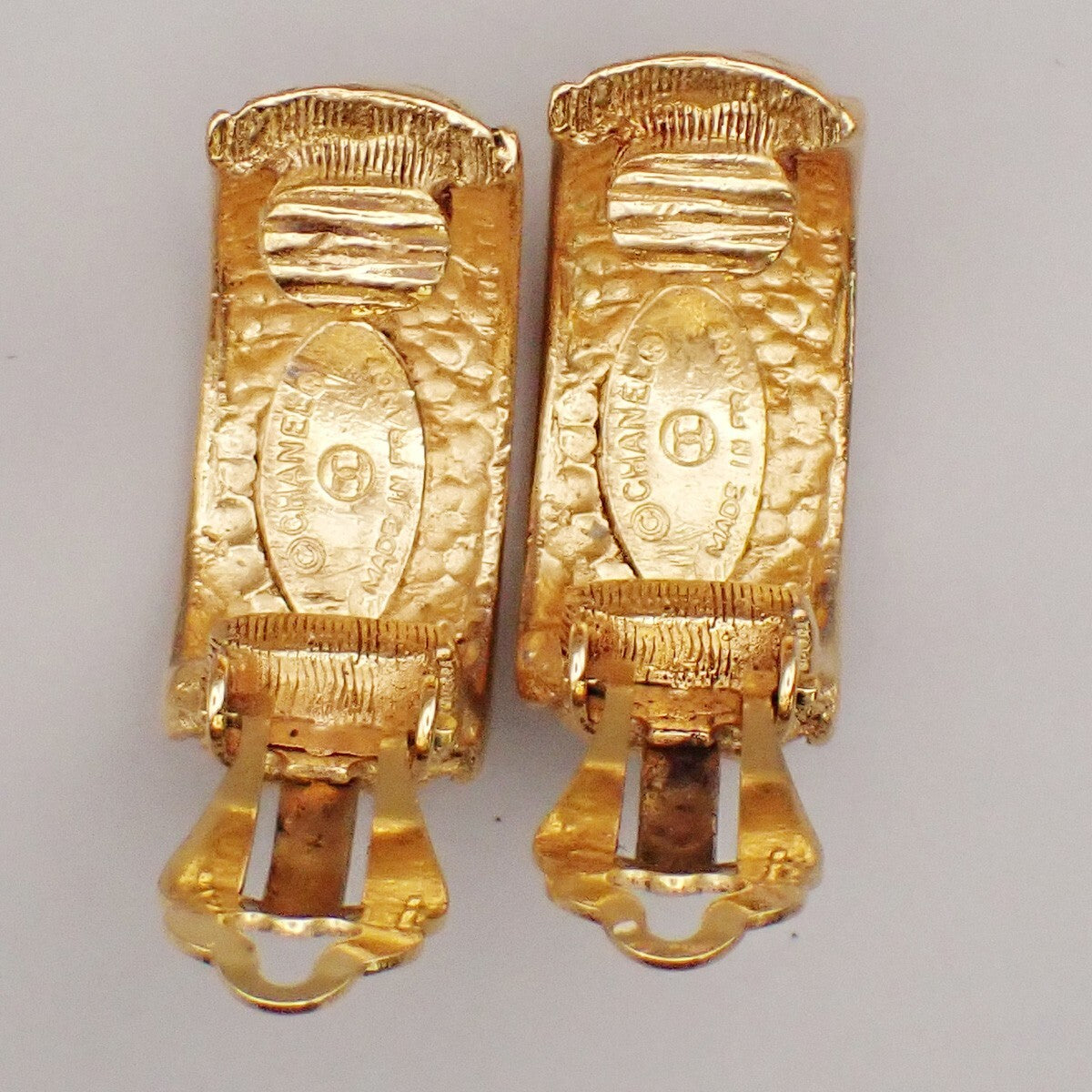 Chanel Vintage CC Round Drop Clip-On Earrings Metal, Gold, Gold Plated, Earrings