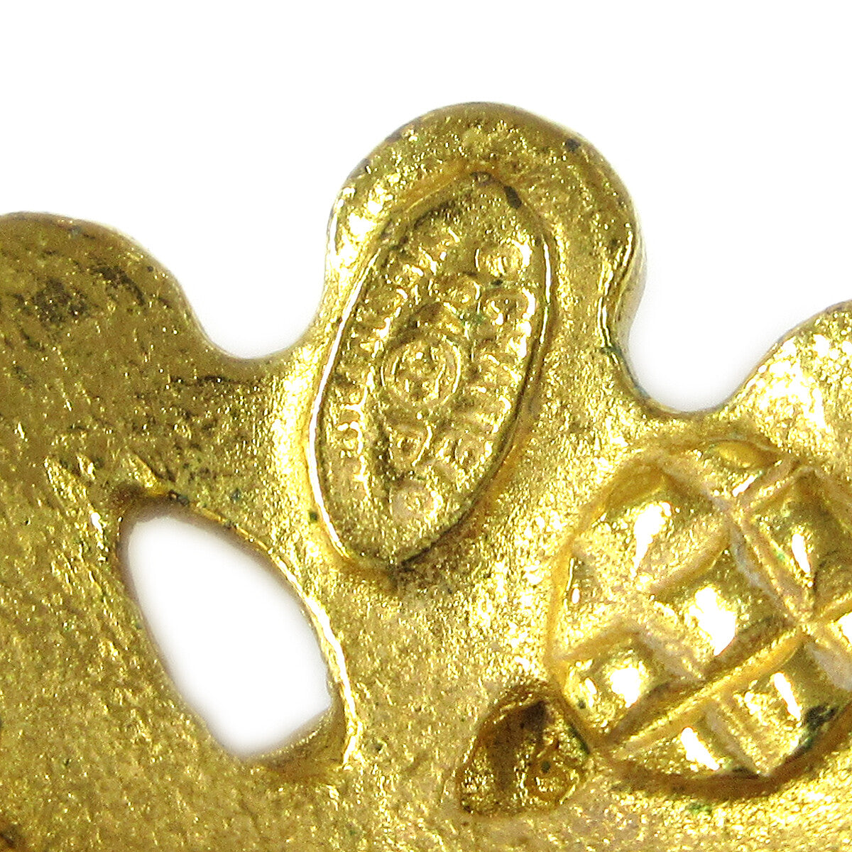 Chanel Vintage CC Flower Cutout Round Clip-On Earrings Metal, GOLD, GOLD_PLATED, Earrings