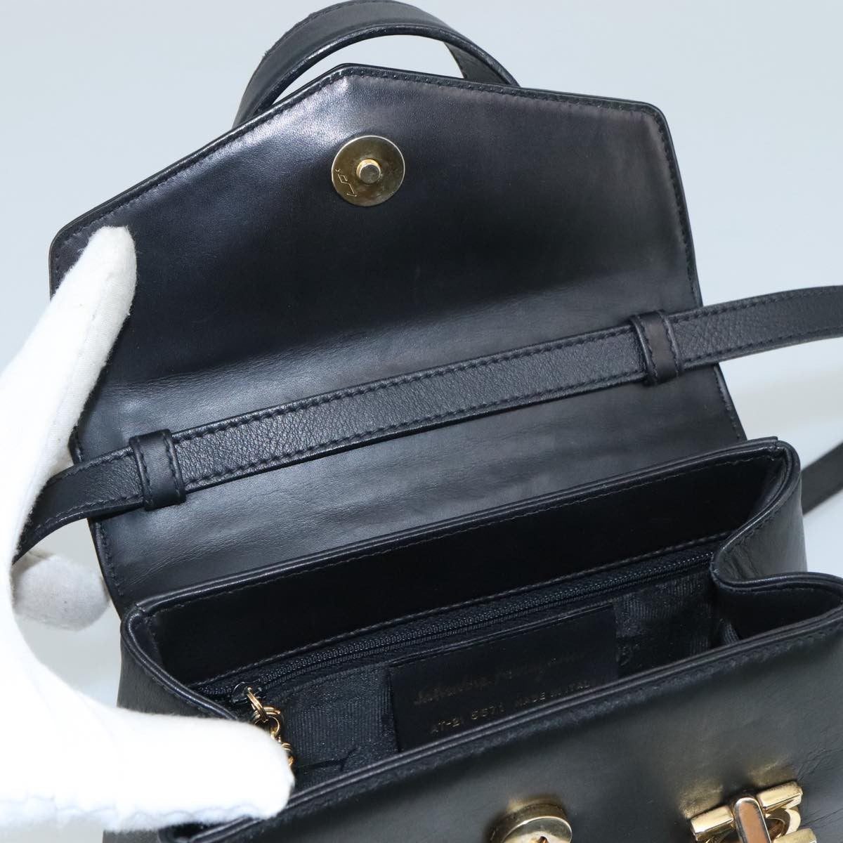 Salvatore Ferragamo Gancini handbag Leather, BLACK, LEATHER, Handbag