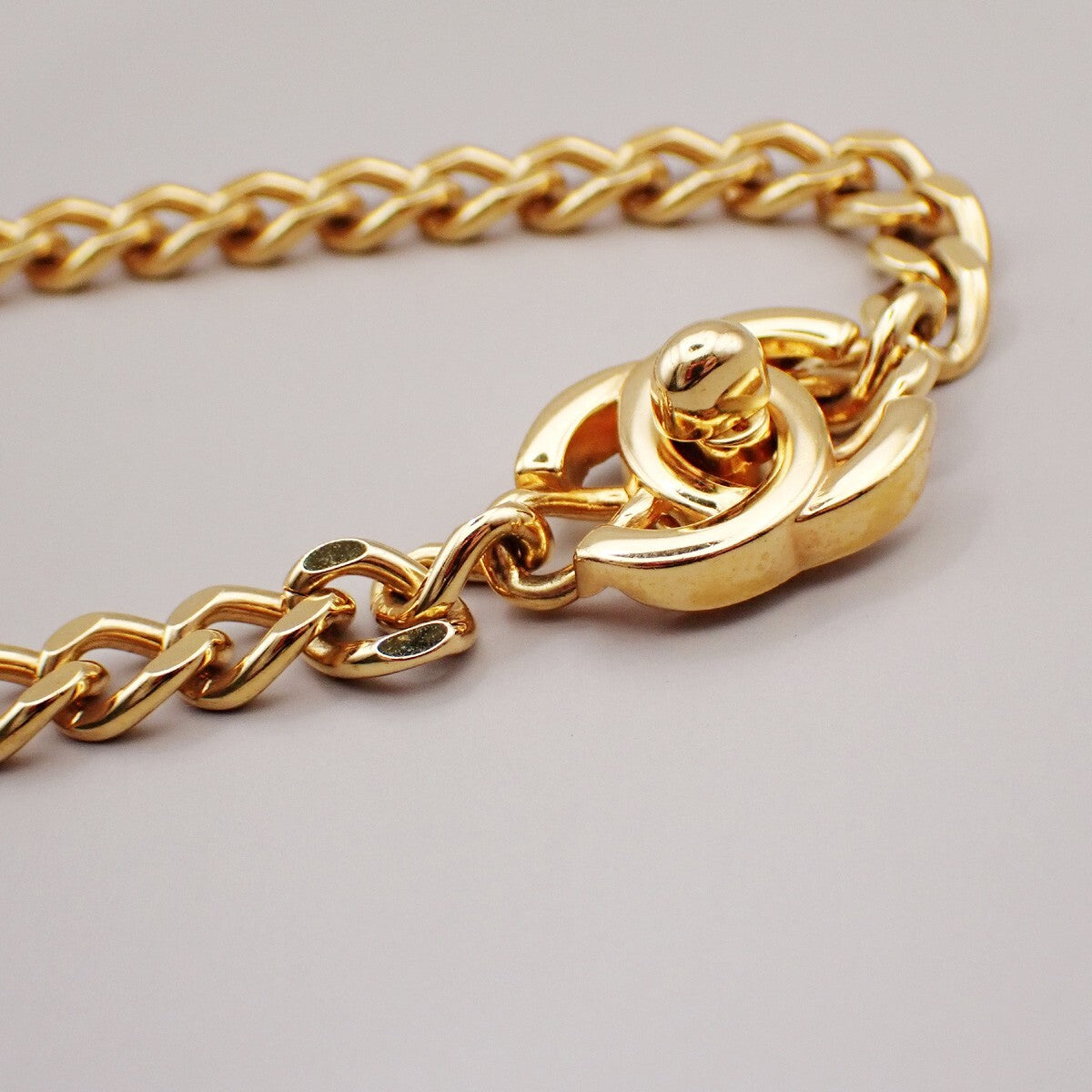 Chanel Vintage Turnlock Reissue Chain Necklace Metal, GOLD, GOLD_PLATED, Necklace
