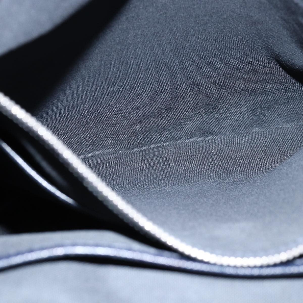 Louis Vuitton Zippe Cabas Taiga Leather, NAVY, LEATHER, Tote bag