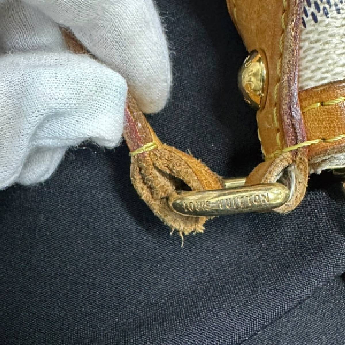 Louis Vuitton Siracusa Handbag Damier, WHITE, LEATHER, Shoulder bag