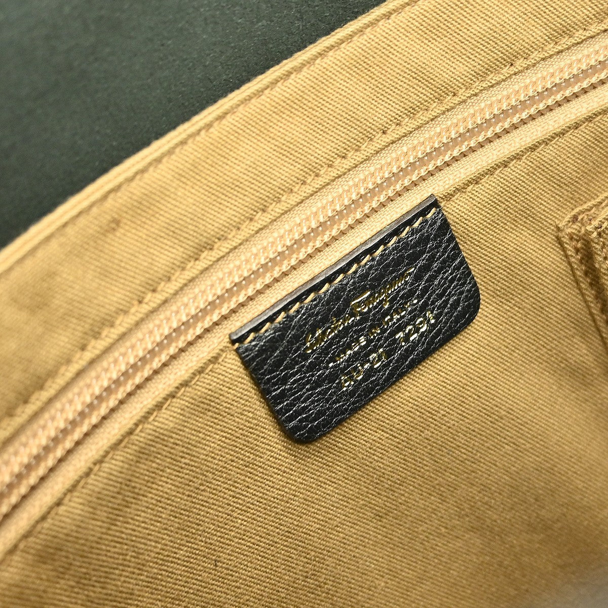 Salvatore Ferragamo Vintage Shoulder Bag Leather, BLACK, LEATHER, Shoulder bag