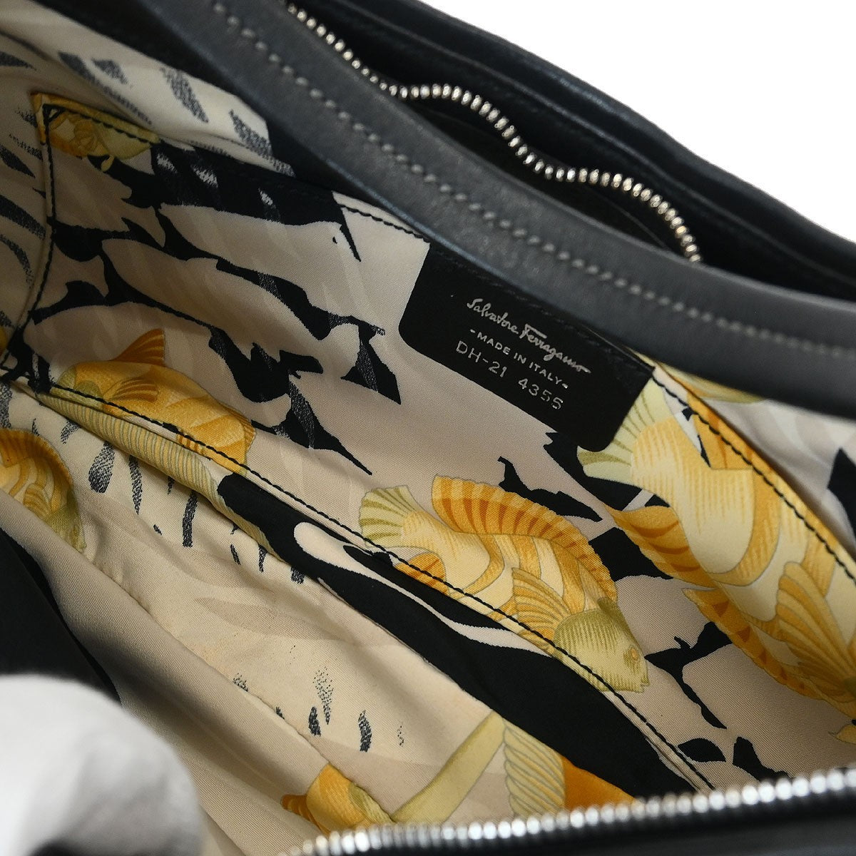 Salvatore Ferragamo Vara Bow Hobo Leather, BLACK, LEATHER, Handbag