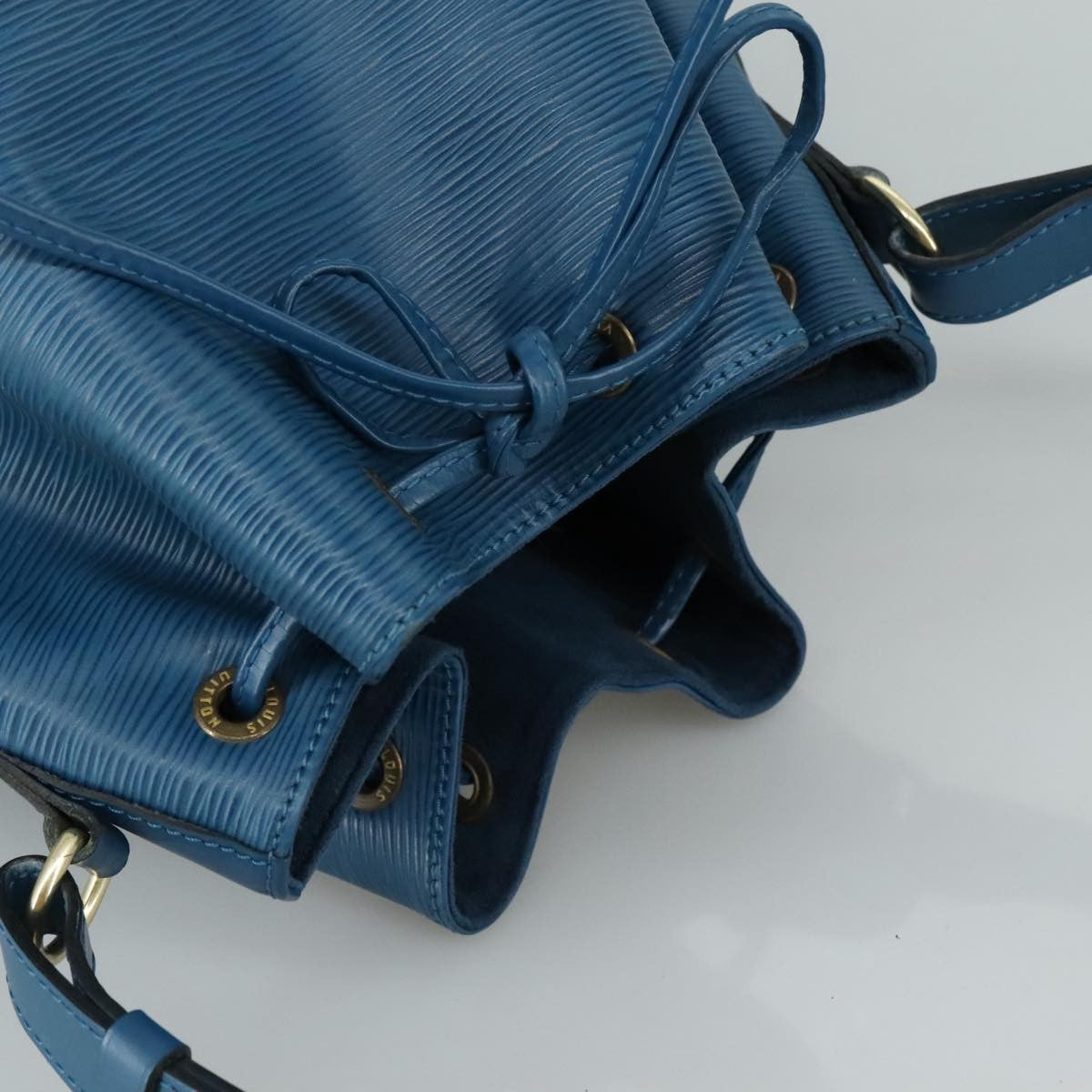 Louis Vuitton Noe Handbag Epi leather, BLUE, LEATHER, Shoulder bag