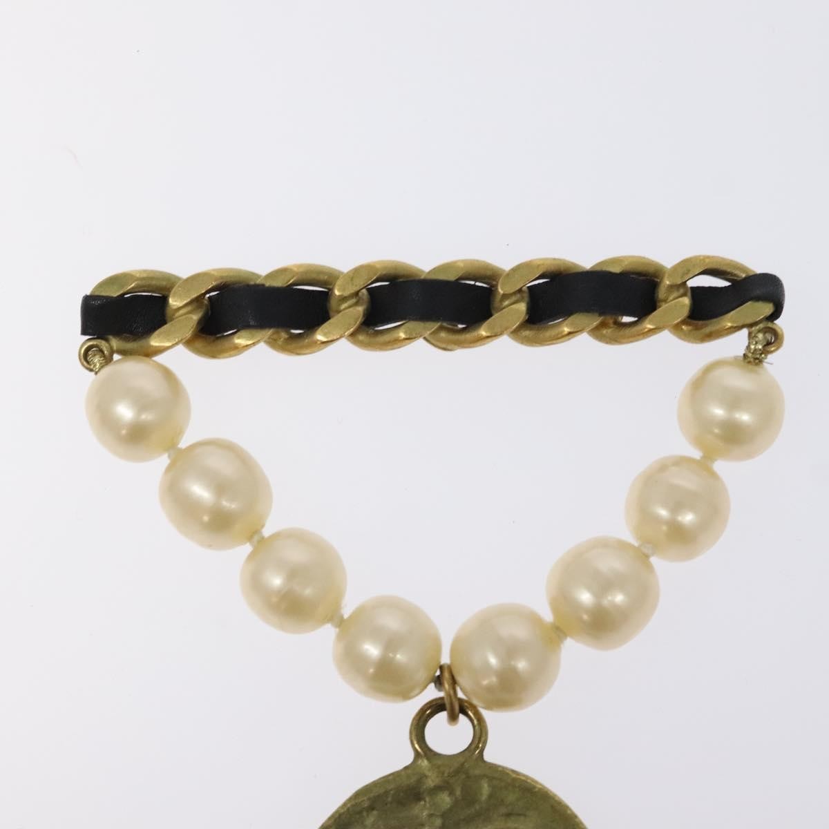 Chanel Vintage Round CC Brooch Textured Metal, GOLD, METAL, Brooch