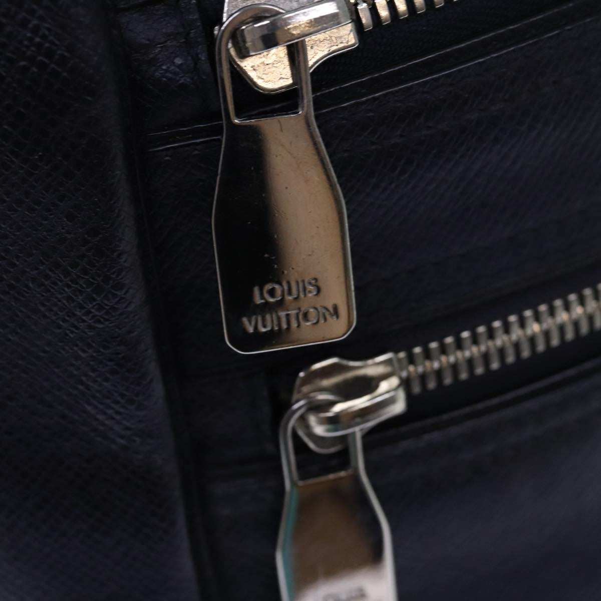 Louis Vuitton Zippe Cabas Taiga Leather, NAVY, LEATHER, Tote bag