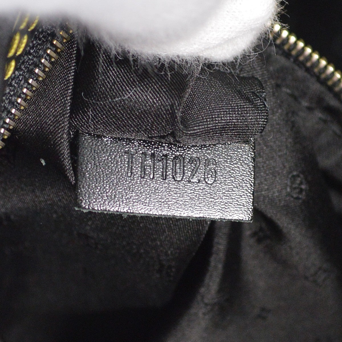 Louis Vuitton Suhali Lockit Handbag Leather, BLACK, LEATHER, Handbag