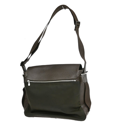 Louis Vuitton Viktor Messenger Bag Taiga Leather, BROWN, LEATHER, Shoulder bag