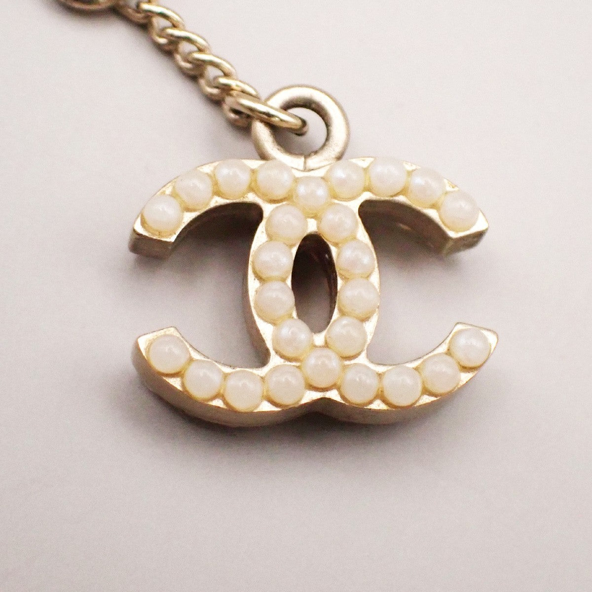 Chanel CC Pendant Necklace Faux Pearls and Metal, GOLD, GOLD_PLATED, Necklace