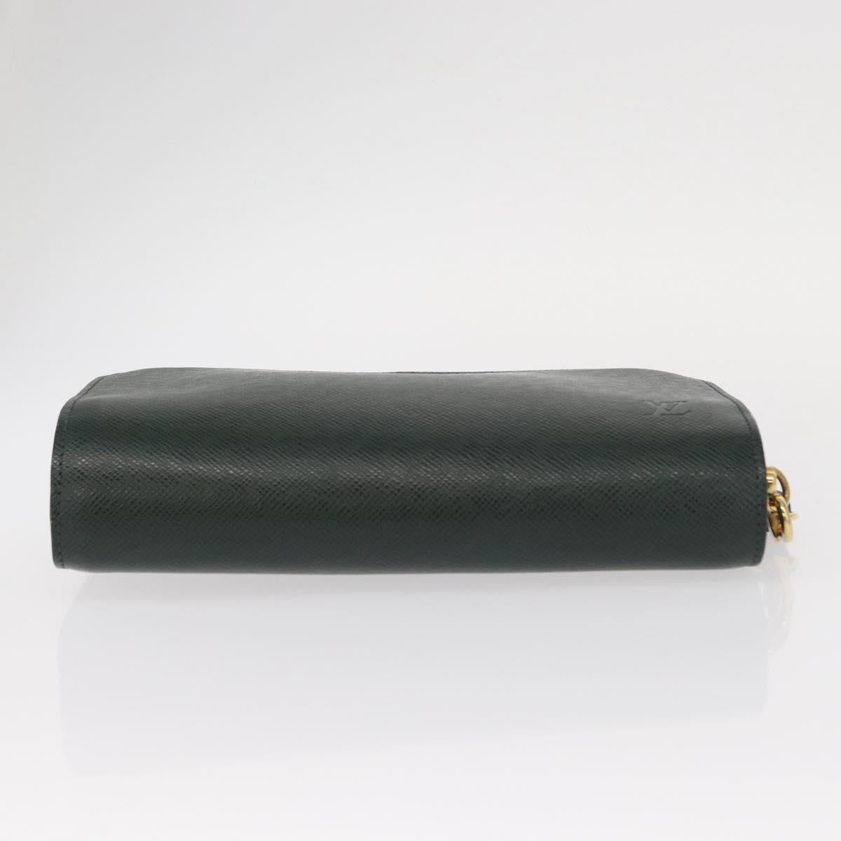 Louis Vuitton Pochette Baikal Clutch Taiga Leather, GREEN, LEATHER, Clutche & pouche