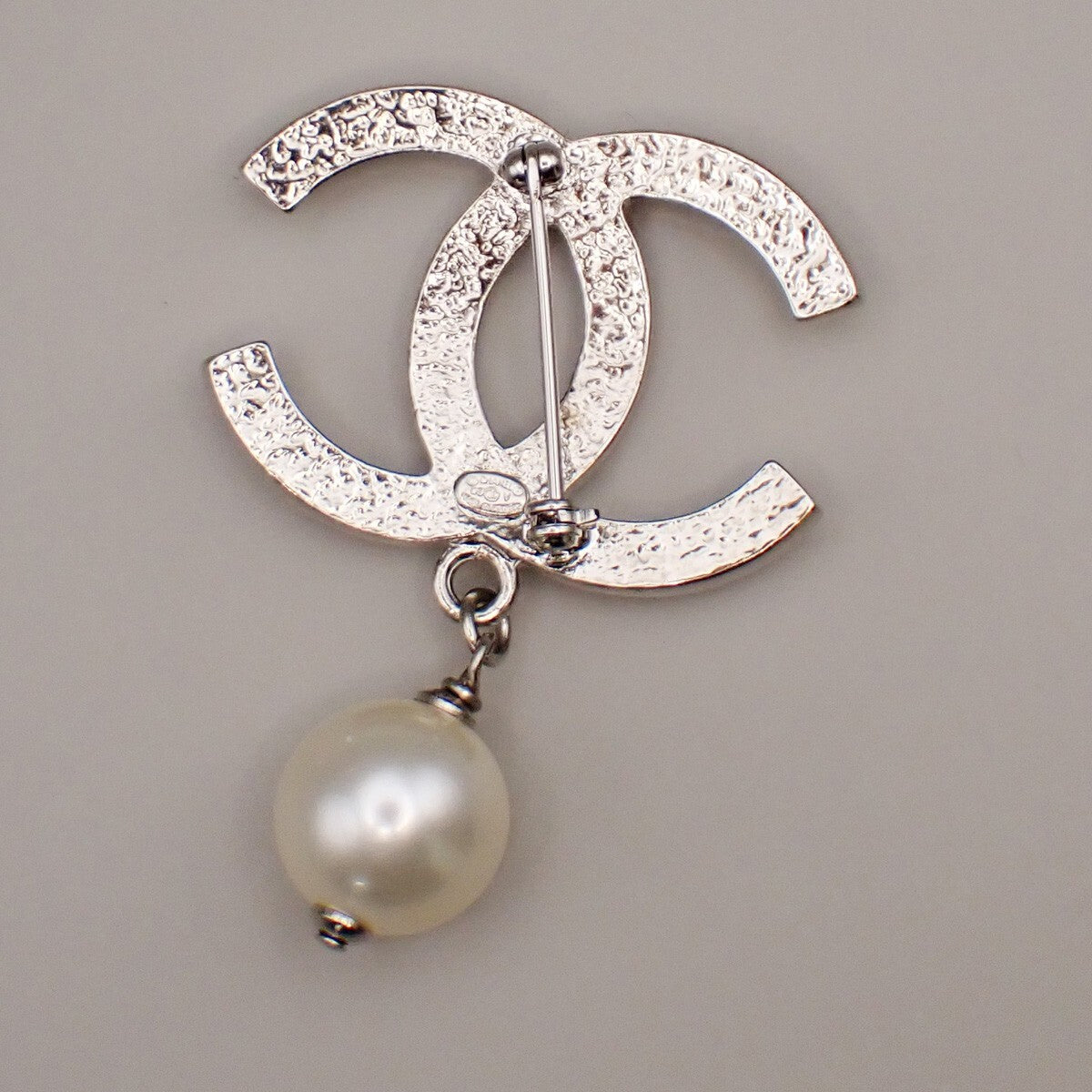 Chanel CC Drop Brooch Metal and Faux Pearls, SILVER, SILVER_PLATED, Brooch