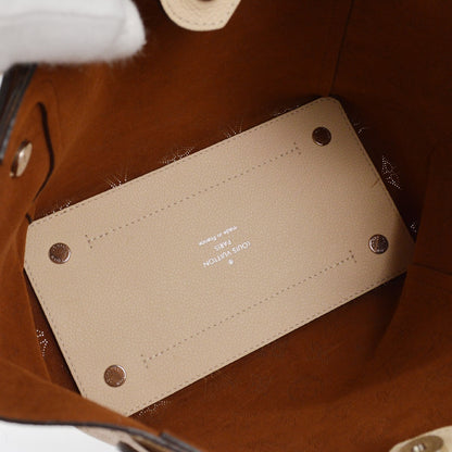 Louis Vuitton Hina Handbag Mahina Leather, BEIGE, LEATHER, Tote bag