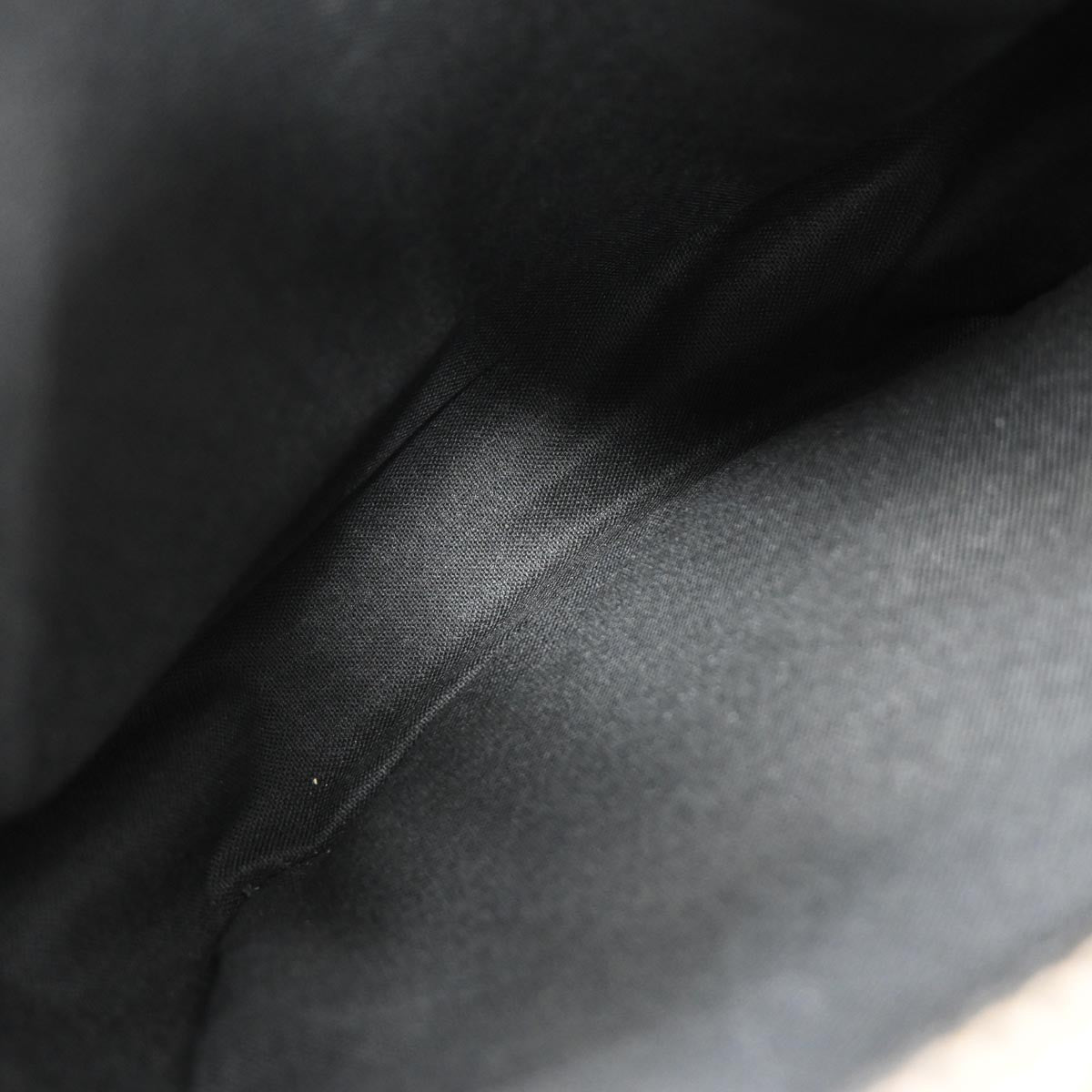 Louis Vuitton Dimitri Messenger Bag Taiga Leather, BLACK, LEATHER, Shoulder bag