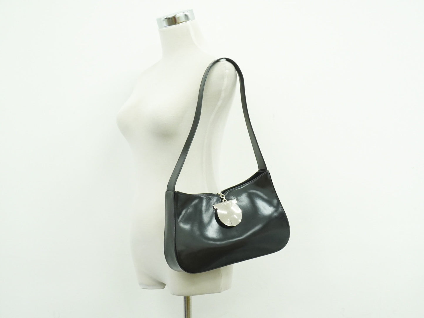 Salvatore Ferragamo Gancini Shoulder Bag Leather, BLACK, PATENT_LEATHER, Shoulder bag